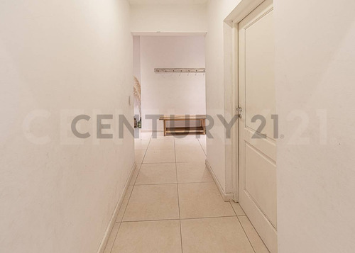 Venta Casa 5 Ambientes En 1 Planta Con Vista A La Laguna Cantón Norte, Escobar