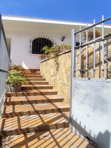 Casa En Venta Los Nisperos Conjunto Cerrado Internet Patio Jardin 2 Plantas Amaoblada Terraza De Los Nisperos Valencia
