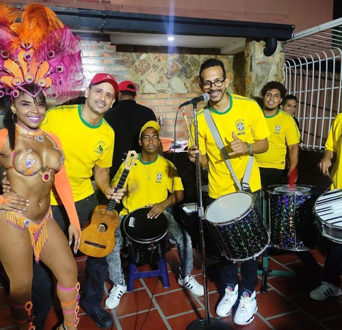 Imagen 1 de 5 de Grupo De Samba Garotas, Bailable Y Mariachis