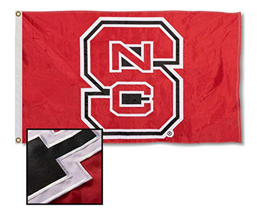 Visit The College Flags & Carolina Del Norte