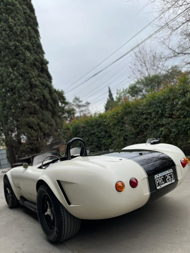 Ford Cobra V8