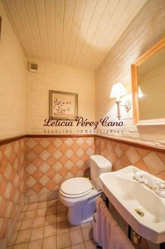Imagen 6 de 16 de Venta Casa En Montoya Con Vista Parcial Al Mar 4 Dormitorios