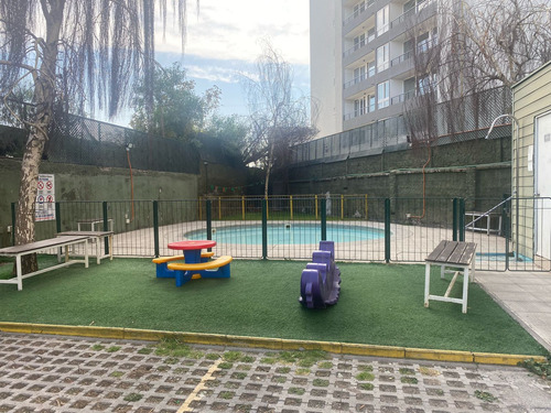 Dpto 3d/2b Con Estacionamiento - Metro Carlos Valdovinos.