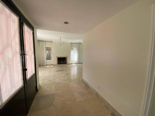 Imagen 3 de 21 de Excelente Casa Estilo Racionalista!