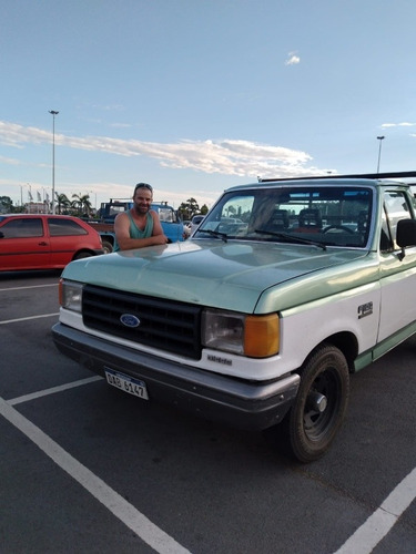 Ford F-100 Pickup