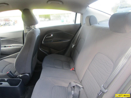 Kia Rio 1.25 5 P