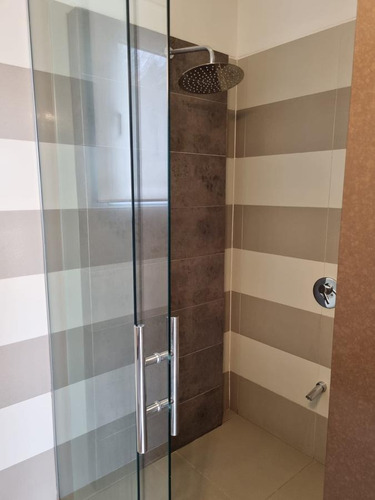 Imagen 21 de 30 de Altos De La Tahona , Casa De 300 M2 Y 1150 M2 De Terreno, 4 Dormitorios, Piscina, Minimalista !!