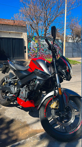 Rouser Ns 200 Año 2017 Impecable Estado.