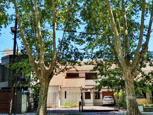 Imagen 2 de 28 de Casa 7 Ambientes En Venta - S.isidro-vias/rolon