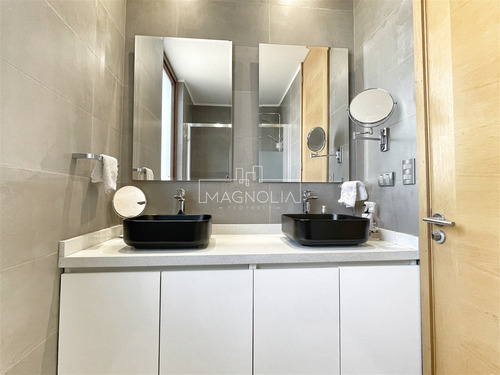 Casa En Venta De 7 Dorm. Mas Servicios En Chicureo Poniente