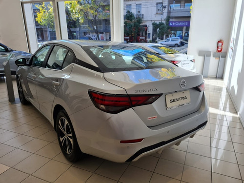 Imagen 5 de 25 de Nissan Sentra Advance Cvt Cesar