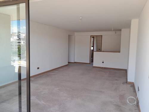 Av. Holanda/elidoro Yáñez. Vende Único Dueño. ¡sin Comisión!