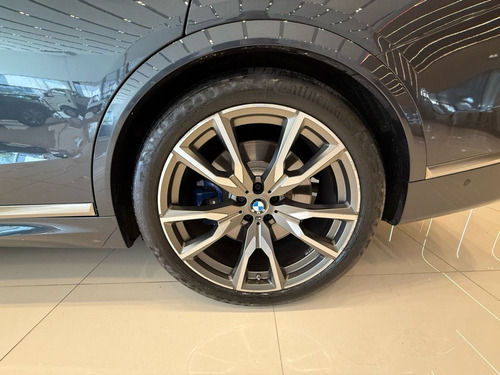BMW X7 4.4 V8 M50I