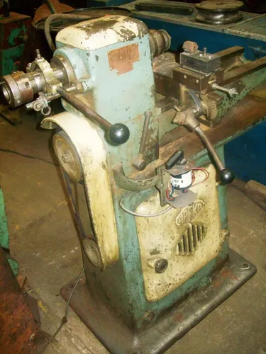 Torno Revolver Apeka 25mm Con Torre Cortadora Inv.1469 (Usado)