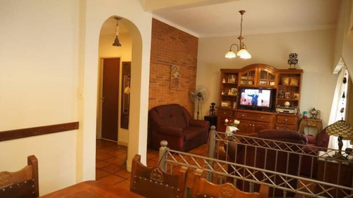 Imagen 5 de 25 de P.h. Al Frente, Entrada Independiente, Con Patio, Terraza Y Quincho. Espacio Aéreo. Sup. 240 M2. Totales . Precio Por M2. Usd 920.- .-