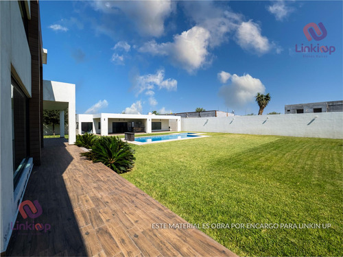 Quinta - Casa Con Alberca Y Papala En Venta Portal De Zuazua En Zona Portal Del Norte