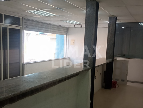 Imagen 4 de 11 de Se Alquila Local Comercial, En La Calle Bella Vista. Lumir Medrano. 04248996554.