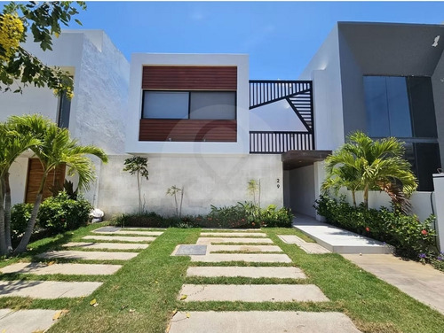 Casa En Venta En Cruz De Huanacaxtle