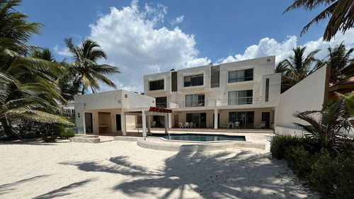 Casa Frente Al Mar En Venta En Merida F-215, 4 Rec. En Chicxulub $12,000,000