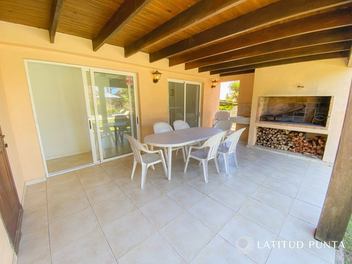 Imagen 14 de 30 de El Chorro, Casa De 4 Dormitorios Con Vista Al Mar - Manantiales Altos De Punta Piedras