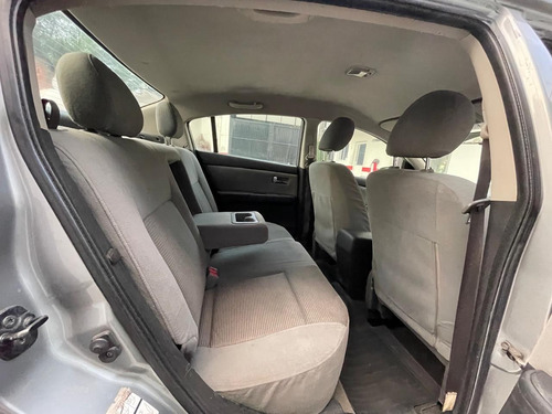 Nissan Sentra 2.0 Emotion Mt