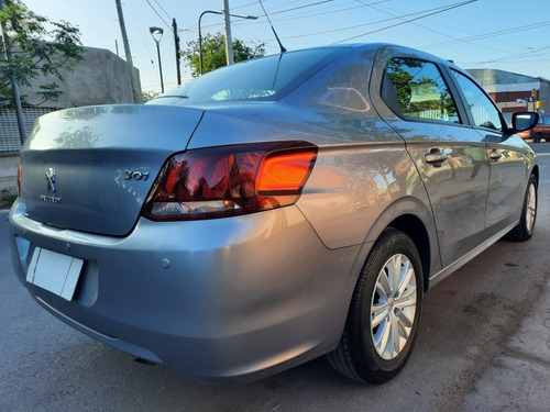 Imagen 5 de 15 de Peugeot 301 2017 1.6 Allure