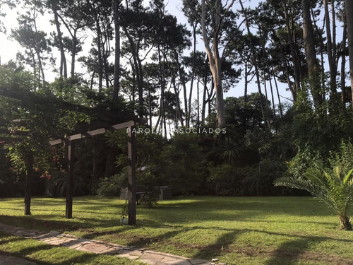 Casa De 3 Dormitorios En San Rafael, Punta Del Este- Ref: 1754