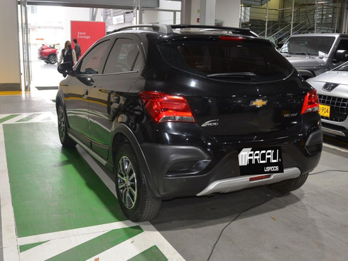 Chevrolet Onix Hb