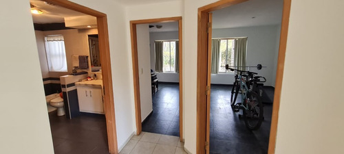 Imagen 8 de 15 de Importante Casa Villa Allende Golf - 5 Dorm / 2 En Planta Baja - 270 Cub Pileta Lavadero