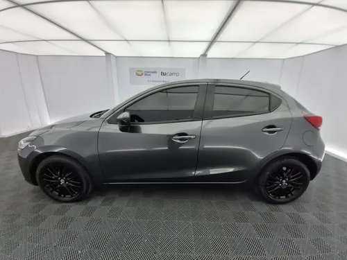 Mazda Touring edición carbón edition 1.5
