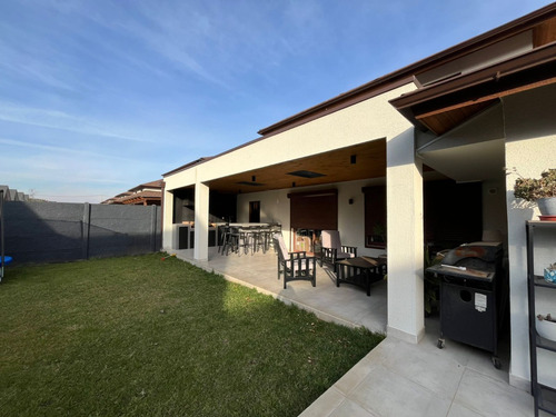 Casa En Arriendo, Parque El Avellano, Las Rastras