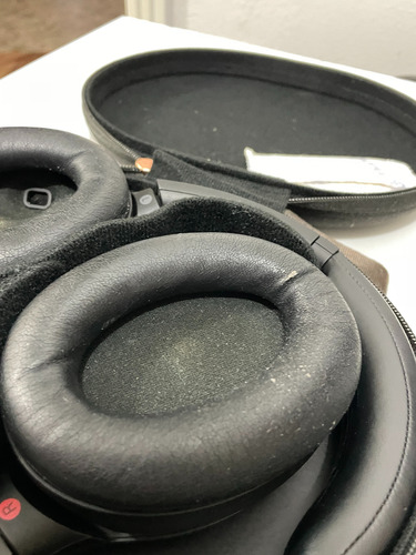 Sony Wh-1000xm4 Audífonos Inalámbricos Cancelación De Ruido Negro (Usado)