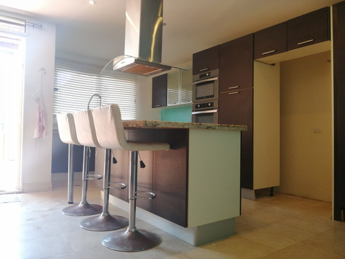 Imagen 6 de 14 de Townhouse Totalmente Remodelado,oportunidad De Inversion