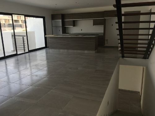 Residencia, 3 Niveles En Lomas De Juriquilla, Sótano, 3 Rec