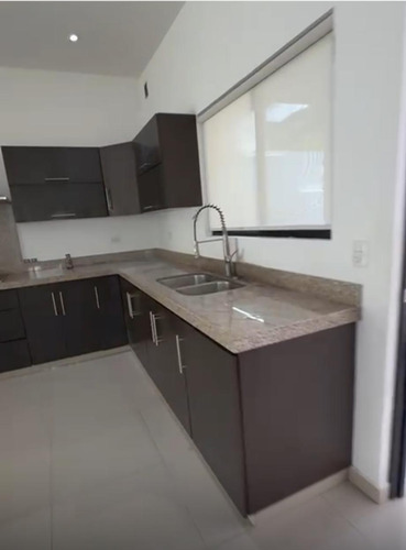 Casa En Venta En Colonia Laderas Abedul, Monterrey, Nuevo León