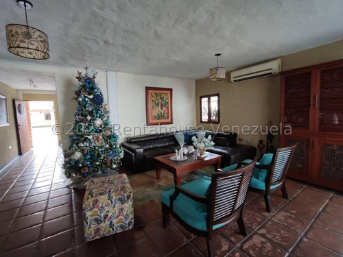 Te Invito A Visitar Esta Hemosa Casa En Venta Ubicada En Piedras Pintadas Urb Trigal Norte Cod 24-13394 Eloisa M