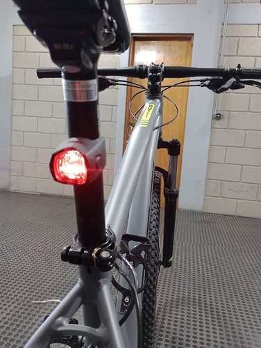 Capacete Ciclismo Absolute Wild Flash + Farol Absolute Jy320