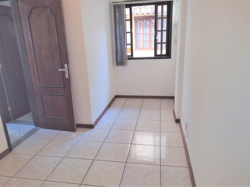 Imagem 10 de 19 de Condomínio Fechado- Duplex 3 Quartos 2 Vagas Cobertas (cobertura Zetaflex ) 1 Suíte 1 Banheiro Social 2 Lavabos Terraço Com Churrasqueira -melhor Do Bairro Direto Proprietário-imóvel Vazio