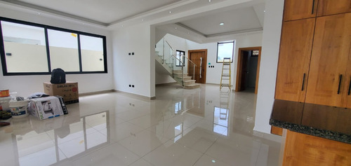 Imagen 6 de 22 de Casa Nueva En Proyecto Cerrado