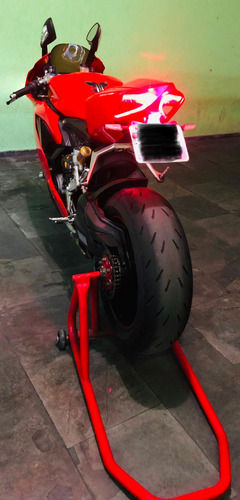 Ducati Panigale 1199 S Superbike