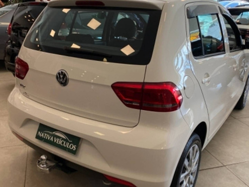 Imagem 4 de 6 de Volkswagen Fox 1.0 Mi Trendline 8v Flex 4p Manual