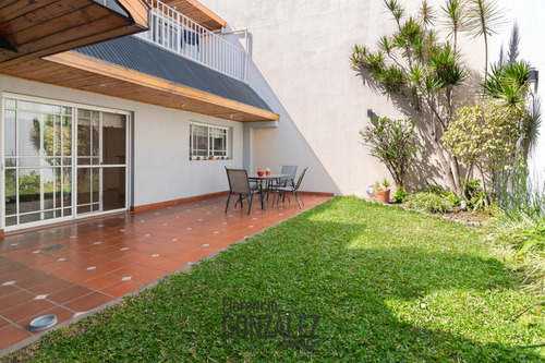 Casa 4 Ambientes Con Patio, Jardin Y Cochera. Apto Credito