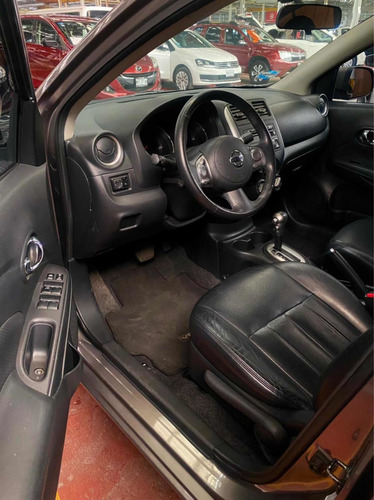 Nissan Versa 1.6 Exclusive Aut Ac Sedán 2014