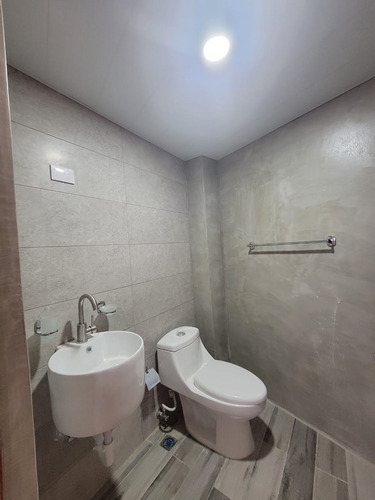 Imagen 20 de 22 de Apartamento De 3 Habitaciones En Alquiler