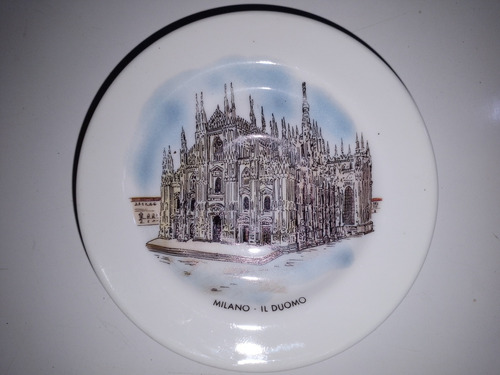 Plato De Porcelana De Porcelana Milano Il Duomo En Perfecto 