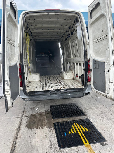 Volkswagen Crafter Camión Caja 5 toneladas