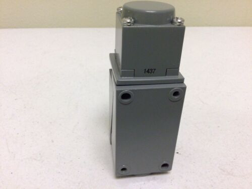 New, Allen Bradley 802tnptp 40146 048 55 Ser J Oiltight Bbt