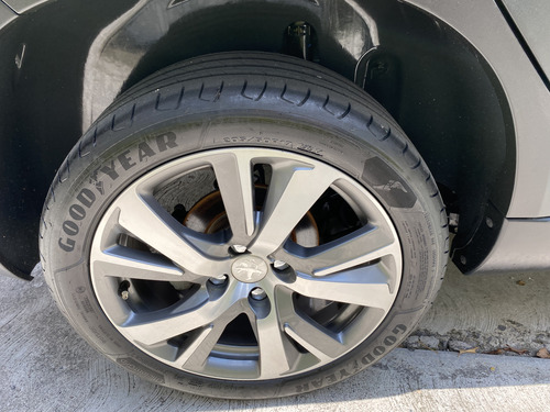 Peugeot 2008 1.2 Puretech Allure Pack