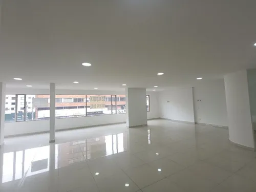 Local En Arriendo/venta En Chapinero Alto. Cod A22221