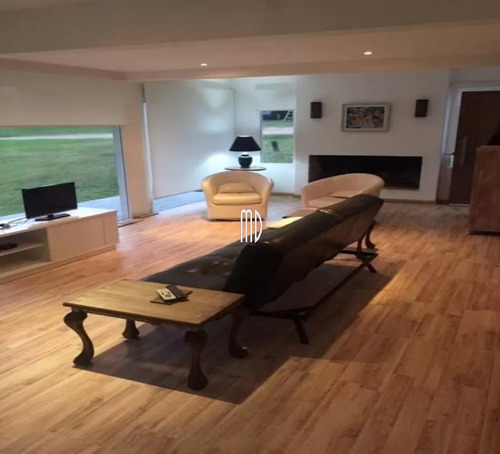 Espectacular Casa En Punta Piedra.ref : 5281